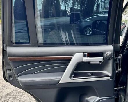 Чорний Тойота Ленд Крузер, об'ємом двигуна 4.46 л та пробігом 88 тис. км за 129999 $, фото 29 на Automoto.ua