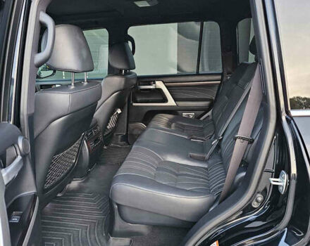 Черный Тойота Ленд Крузер, объемом двигателя 0 л и пробегом 102 тыс. км за 61000 $, фото 12 на Automoto.ua