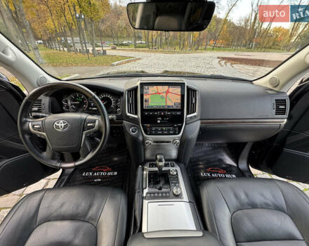 Чорний Тойота Ленд Крузер, об'ємом двигуна 4.46 л та пробігом 260 тис. км за 49999 $, фото 17 на Automoto.ua