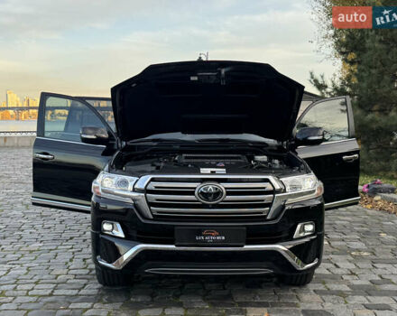 Чорний Тойота Ленд Крузер, об'ємом двигуна 4.46 л та пробігом 260 тис. км за 49999 $, фото 48 на Automoto.ua