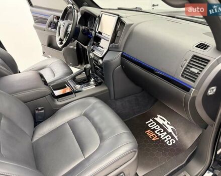 Чорний Тойота Ленд Крузер, об'ємом двигуна 4.46 л та пробігом 123 тис. км за 67400 $, фото 29 на Automoto.ua