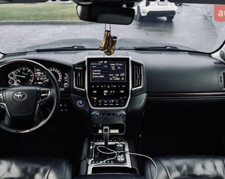 Черный Тойота Ленд Крузер, объемом двигателя 4.46 л и пробегом 179 тыс. км за 55000 $, фото 10 на Automoto.ua