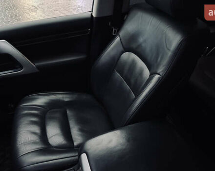 Черный Тойота Ленд Крузер, объемом двигателя 4.46 л и пробегом 179 тыс. км за 55000 $, фото 23 на Automoto.ua