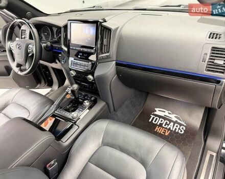 Чорний Тойота Ленд Крузер, об'ємом двигуна 4.46 л та пробігом 123 тис. км за 67400 $, фото 27 на Automoto.ua