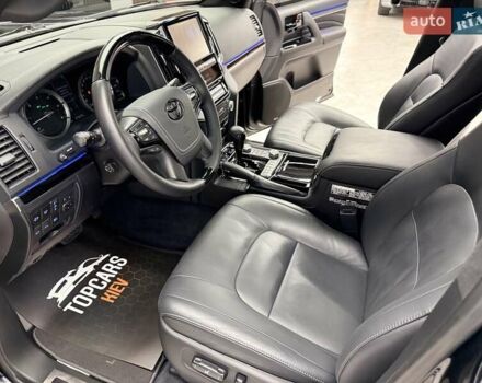 Чорний Тойота Ленд Крузер, об'ємом двигуна 4.46 л та пробігом 123 тис. км за 67400 $, фото 53 на Automoto.ua