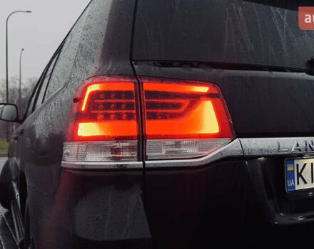 Черный Тойота Ленд Крузер, объемом двигателя 4.46 л и пробегом 179 тыс. км за 55000 $, фото 8 на Automoto.ua