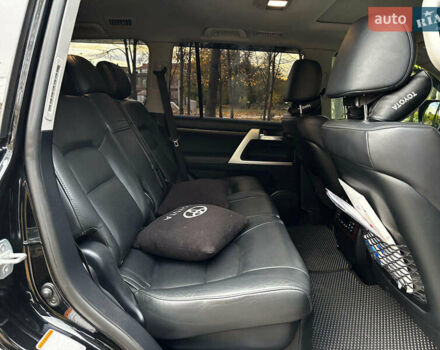 Чорний Тойота Ленд Крузер, об'ємом двигуна 4.5 л та пробігом 202 тис. км за 54990 $, фото 17 на Automoto.ua