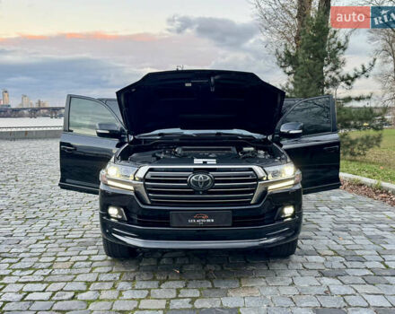Чорний Тойота Ленд Крузер, об'ємом двигуна 4.46 л та пробігом 177 тис. км за 49999 $, фото 49 на Automoto.ua