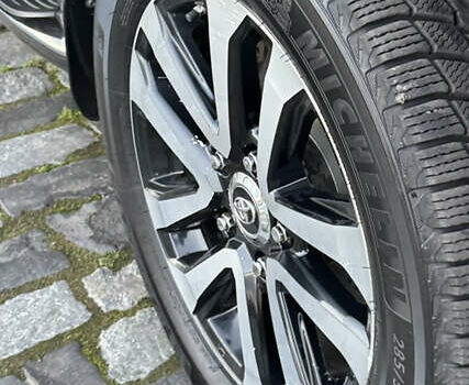 Чорний Тойота Ленд Крузер, об'ємом двигуна 4.46 л та пробігом 177 тис. км за 49999 $, фото 46 на Automoto.ua