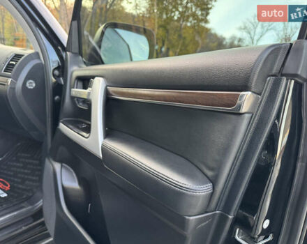 Чорний Тойота Ленд Крузер, об'ємом двигуна 4.46 л та пробігом 260 тис. км за 49999 $, фото 132 на Automoto.ua