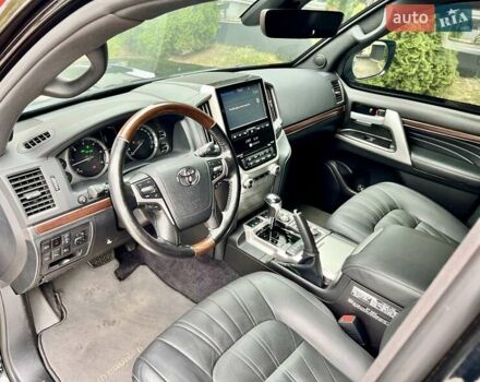 Чорний Тойота Ленд Крузер, об'ємом двигуна 4.46 л та пробігом 88 тис. км за 129999 $, фото 22 на Automoto.ua