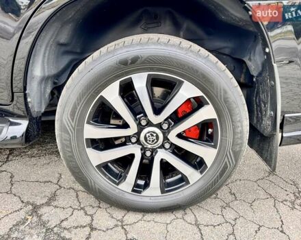 Чорний Тойота Ленд Крузер, об'ємом двигуна 4.46 л та пробігом 88 тис. км за 129999 $, фото 17 на Automoto.ua