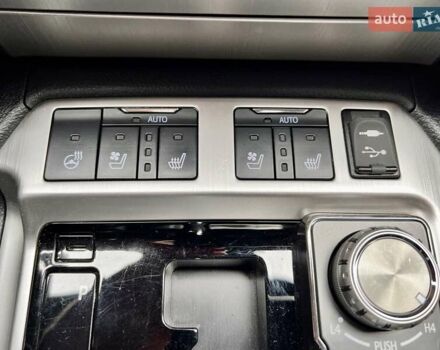 Чорний Тойота Ленд Крузер, об'ємом двигуна 4.46 л та пробігом 88 тис. км за 135000 $, фото 57 на Automoto.ua