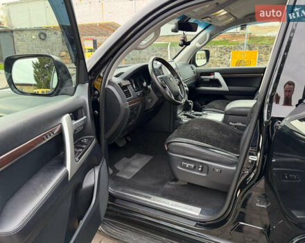 Черный Тойота Ленд Крузер, объемом двигателя 4.46 л и пробегом 93 тыс. км за 63999 $, фото 28 на Automoto.ua