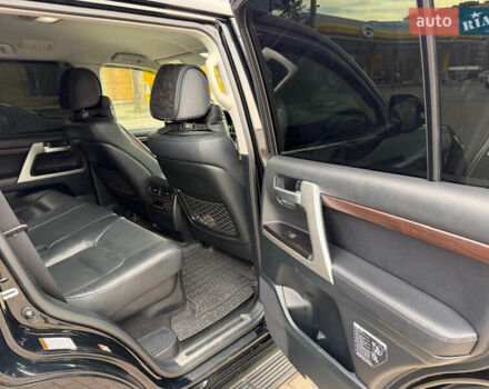 Черный Тойота Ленд Крузер, объемом двигателя 4.46 л и пробегом 93 тыс. км за 63999 $, фото 47 на Automoto.ua