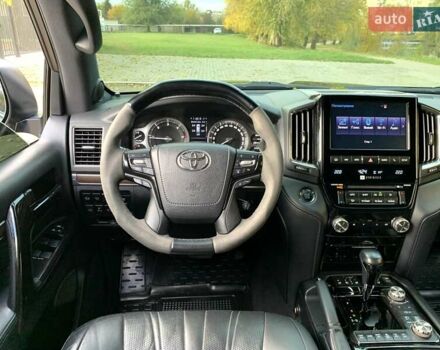 Черный Тойота Ленд Крузер, объемом двигателя 4.46 л и пробегом 190 тыс. км за 58888 $, фото 26 на Automoto.ua