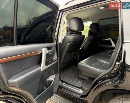 Черный Тойота Ленд Крузер, объемом двигателя 4.46 л и пробегом 93 тыс. км за 63999 $, фото 30 на Automoto.ua