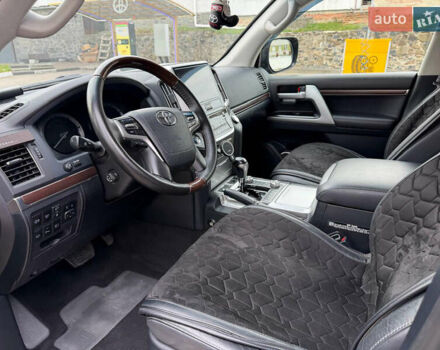 Черный Тойота Ленд Крузер, объемом двигателя 4.46 л и пробегом 93 тыс. км за 63999 $, фото 25 на Automoto.ua