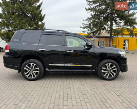 Черный Тойота Ленд Крузер, объемом двигателя 4.46 л и пробегом 93 тыс. км за 63999 $, фото 6 на Automoto.ua