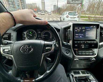 Черный Тойота Ленд Крузер, объемом двигателя 4.46 л и пробегом 177 тыс. км за 51000 $, фото 13 на Automoto.ua