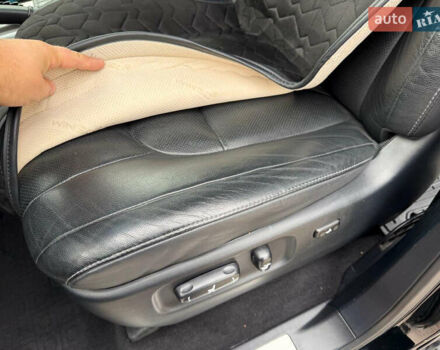 Черный Тойота Ленд Крузер, объемом двигателя 4.46 л и пробегом 93 тыс. км за 63999 $, фото 23 на Automoto.ua