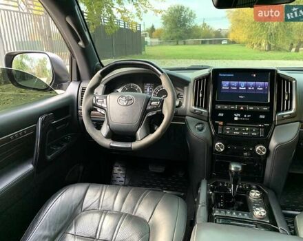 Черный Тойота Ленд Крузер, объемом двигателя 4.46 л и пробегом 190 тыс. км за 58888 $, фото 32 на Automoto.ua