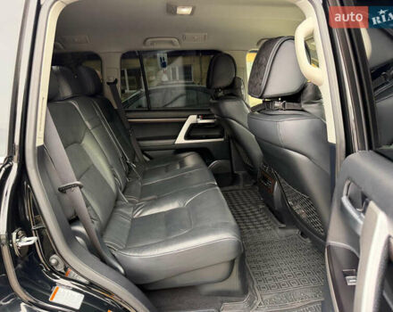 Черный Тойота Ленд Крузер, объемом двигателя 4.46 л и пробегом 93 тыс. км за 63999 $, фото 49 на Automoto.ua