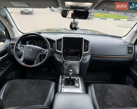 Черный Тойота Ленд Крузер, объемом двигателя 4.46 л и пробегом 93 тыс. км за 63999 $, фото 36 на Automoto.ua