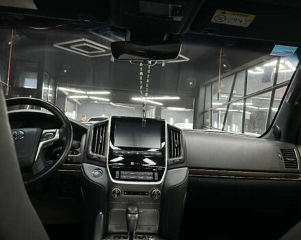 Черный Тойота Ленд Крузер, объемом двигателя 4.61 л и пробегом 10 тыс. км за 80000 $, фото 5 на Automoto.ua