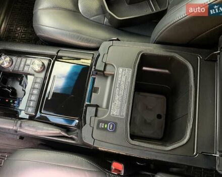 Черный Тойота Ленд Крузер, объемом двигателя 4.46 л и пробегом 190 тыс. км за 58888 $, фото 48 на Automoto.ua