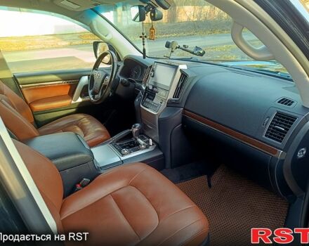 Черный Тойота Ленд Крузер, объемом двигателя 4.5 л и пробегом 70 тыс. км за 63500 $, фото 9 на Automoto.ua