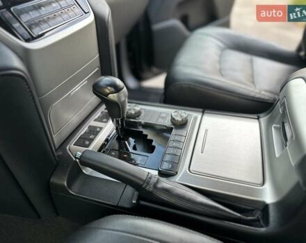 Черный Тойота Ленд Крузер, объемом двигателя 4.46 л и пробегом 95 тыс. км за 57500 $, фото 31 на Automoto.ua