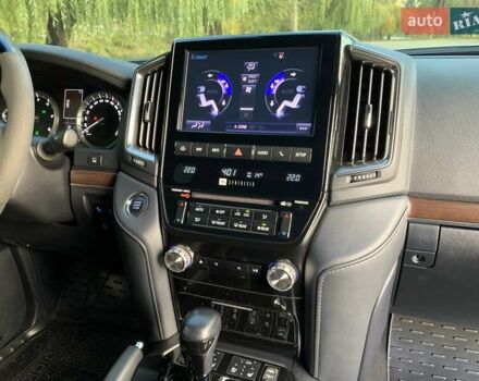 Черный Тойота Ленд Крузер, объемом двигателя 4.46 л и пробегом 190 тыс. км за 58888 $, фото 42 на Automoto.ua