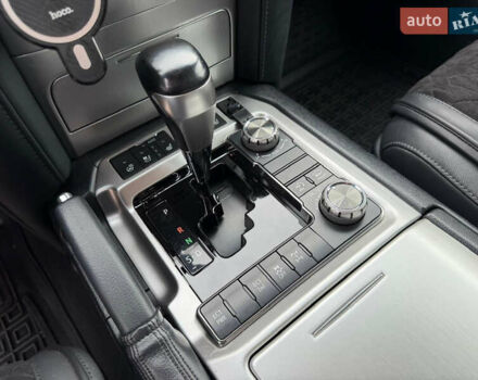 Черный Тойота Ленд Крузер, объемом двигателя 4.46 л и пробегом 93 тыс. км за 63999 $, фото 54 на Automoto.ua