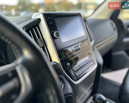 Черный Тойота Ленд Крузер, объемом двигателя 4.46 л и пробегом 95 тыс. км за 57500 $, фото 30 на Automoto.ua