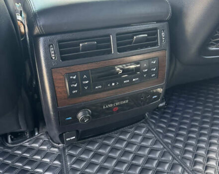 Черный Тойота Ленд Крузер, объемом двигателя 4.46 л и пробегом 199 тыс. км за 65000 $, фото 8 на Automoto.ua