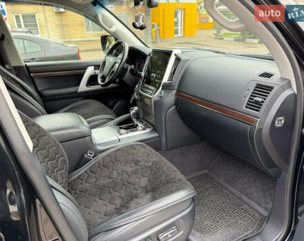 Черный Тойота Ленд Крузер, объемом двигателя 4.46 л и пробегом 93 тыс. км за 63999 $, фото 44 на Automoto.ua