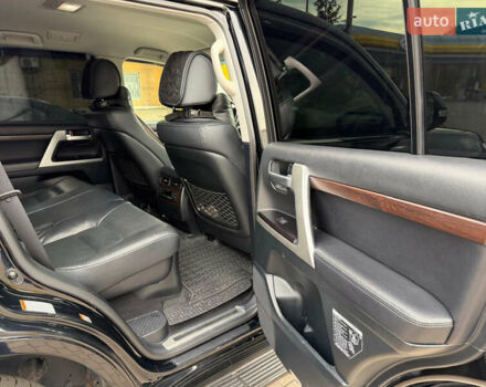 Черный Тойота Ленд Крузер, объемом двигателя 4.46 л и пробегом 93 тыс. км за 63999 $, фото 50 на Automoto.ua