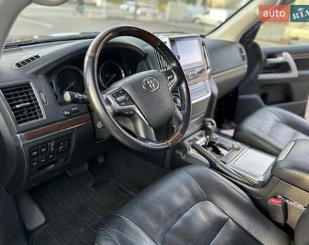 Черный Тойота Ленд Крузер, объемом двигателя 4.46 л и пробегом 95 тыс. км за 57500 $, фото 26 на Automoto.ua