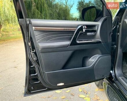 Черный Тойота Ленд Крузер, объемом двигателя 4.46 л и пробегом 190 тыс. км за 58888 $, фото 22 на Automoto.ua