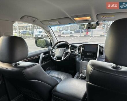 Черный Тойота Ленд Крузер, объемом двигателя 4.46 л и пробегом 95 тыс. км за 57500 $, фото 22 на Automoto.ua