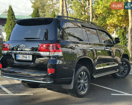 Тойота Ленд Крузер 2019 у Києві на Automoto.ua Чорний Тойота Ленд Крузер, об'ємом двигуна 4.46 л та пробігом 78 тис. км за 55800 $, фото 21 на Automoto.ua