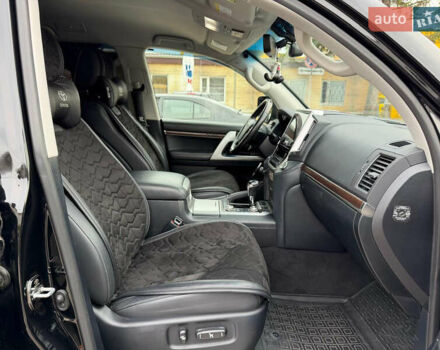 Черный Тойота Ленд Крузер, объемом двигателя 4.46 л и пробегом 93 тыс. км за 63999 $, фото 42 на Automoto.ua