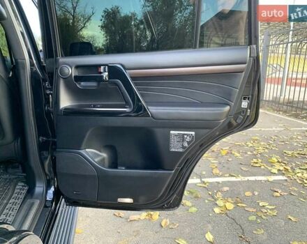 Черный Тойота Ленд Крузер, объемом двигателя 4.46 л и пробегом 190 тыс. км за 58888 $, фото 49 на Automoto.ua