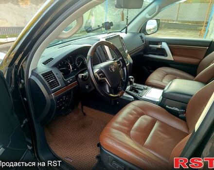 Черный Тойота Ленд Крузер, объемом двигателя 4.5 л и пробегом 70 тыс. км за 63500 $, фото 12 на Automoto.ua