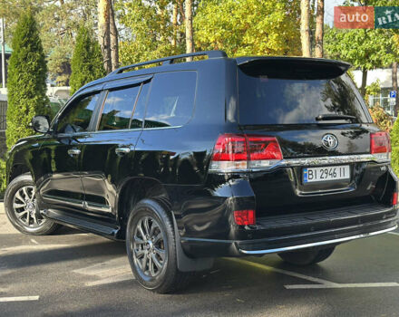 Тойота Ленд Крузер 2019 у Києві на Automoto.ua Чорний Тойота Ленд Крузер, об'ємом двигуна 4.46 л та пробігом 78 тис. км за 55800 $, фото 16 на Automoto.ua
