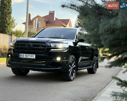 Тойота Ленд Крузер 2020 у Києві на Automoto.ua Чорний Тойота Ленд Крузер, об'ємом двигуна 4.46 л та пробігом 75 тис. км за 67000 $, фото 20 на Automoto.ua