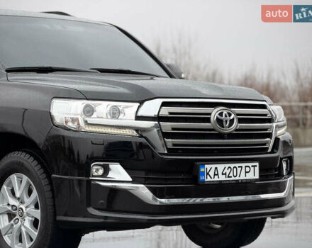 Черный Тойота Ленд Крузер, объемом двигателя 4.61 л и пробегом 67 тыс. км за 62800 $, фото 4 на Automoto.ua