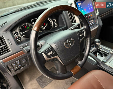 Черный Тойота Ленд Крузер, объемом двигателя 4.61 л и пробегом 67 тыс. км за 62800 $, фото 44 на Automoto.ua