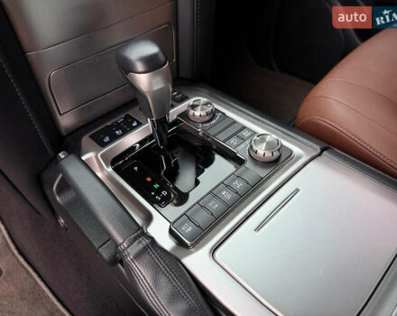 Черный Тойота Ленд Крузер, объемом двигателя 4.61 л и пробегом 67 тыс. км за 62800 $, фото 79 на Automoto.ua